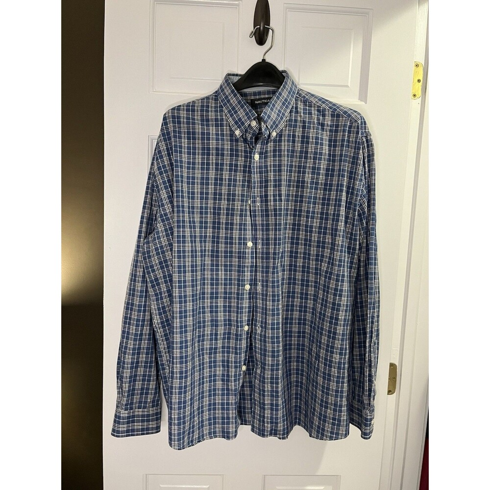 Nautica Men's Plaid Long Sleeve Button-Down Shirt